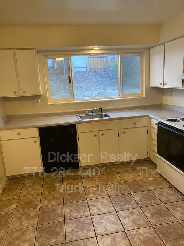 Photo - 3285 Gypsum Rd