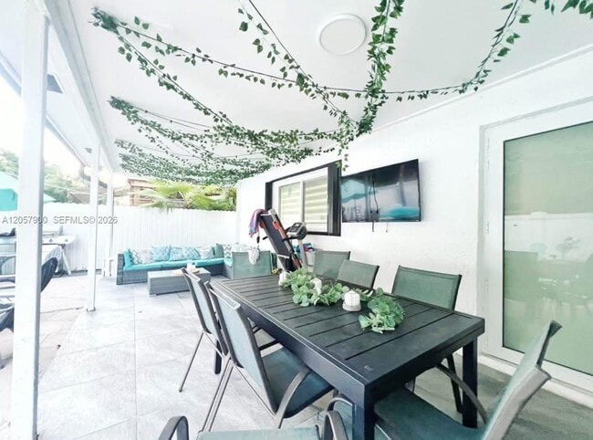 11371 NW 32nd Manor