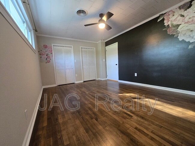 Photo - 328 W Liberty St