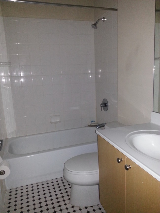 Photo - 803 E 6th St Unit 505