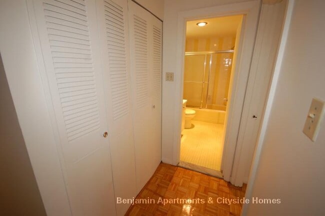 Photo - 125 Chiswick Rd Unidad 114