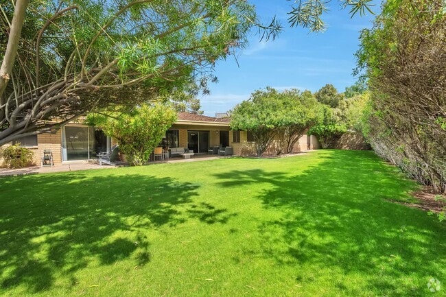 Building Photo - TEMPE GOLF COURSE HOME in SHALIMAR NEIGHBO...
