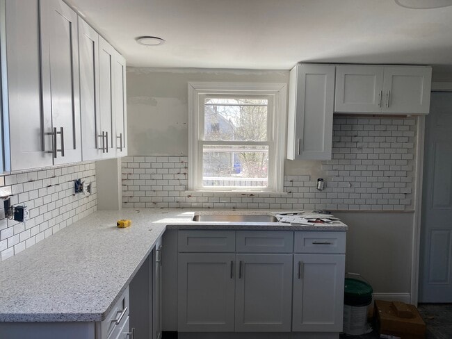 Building Photo - 159 Tangent St