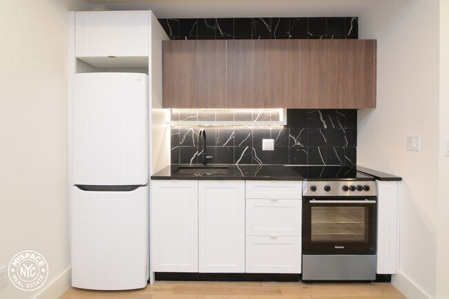 Photo - 830 St Johns Pl Unit 5J