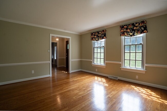 Photo - 4716 Heritage Dr
