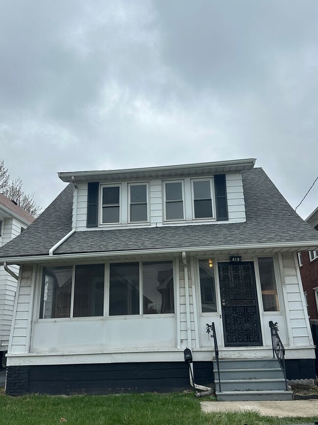 Building Photo - 4bd Single Lakeshore Blvd Area Section 8