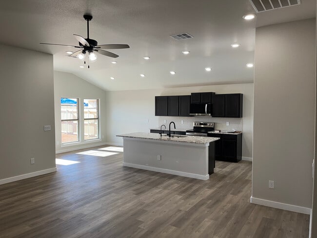 Photo - 2302 Copperhead Rd