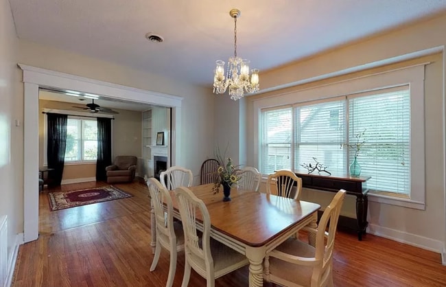 Photo - 178 W Broadway St