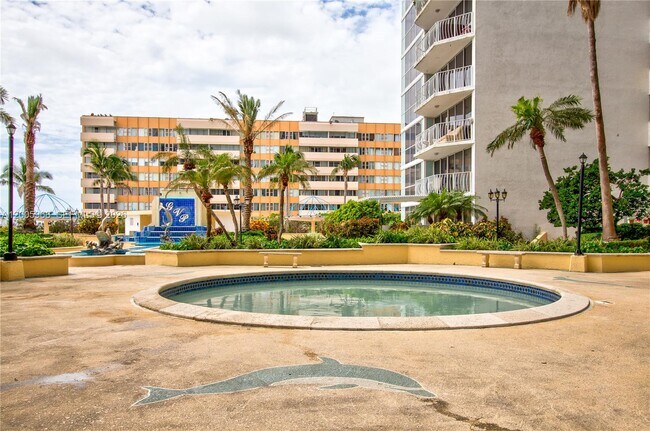 Photo - 7601 E Treasure Dr Unit 1621