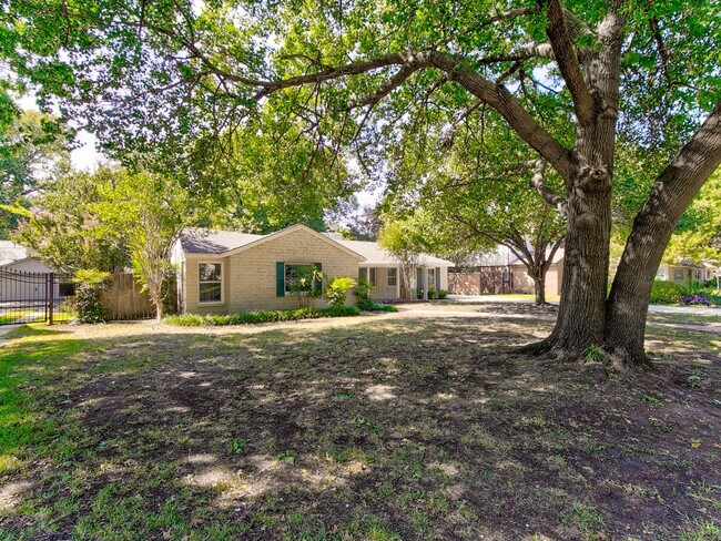 Photo - 3727 W Biddison St