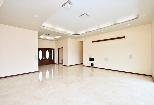 Building Photo - 6602 Rohan Rd Rental