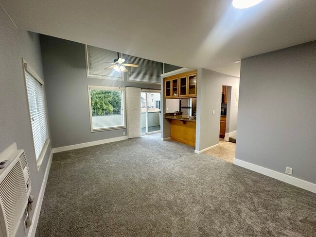 Building Photo - Cozy 1 Bedroom Loft in Hayward!
