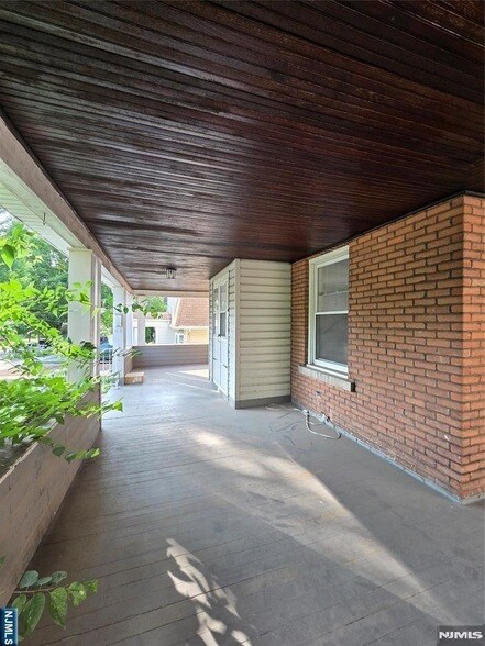 145 Christie St