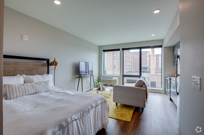 Studio, 1BA - 396SF