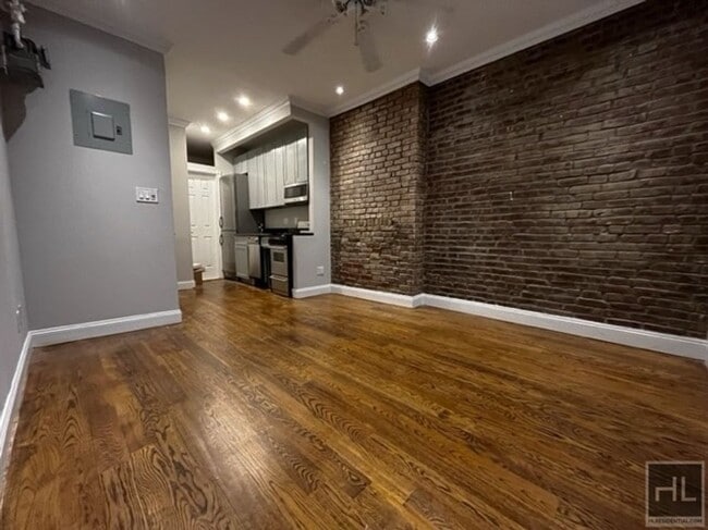 Building Photo - 2ND AVE.