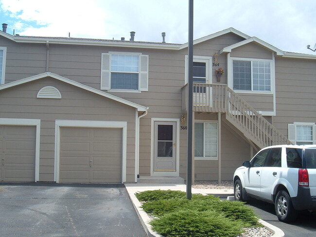 Spacious 2 Bedroom Condo w/ Great Layout!! - Spacious 2 Bedroom Condo w/ Great Layout!!