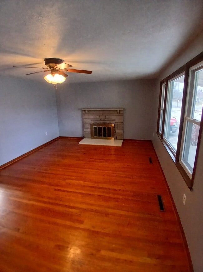 Photo - 1159 S Main St