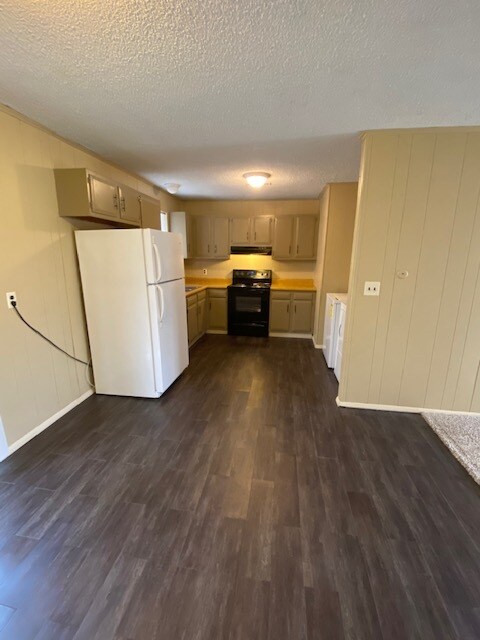 Photo - 651 N Genevieve Ave