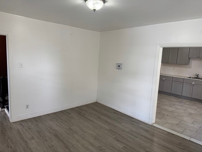 Photo - 1048 Birkbeck St Unit 1050