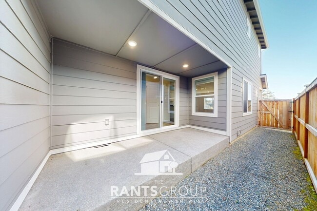 Photo - Great Location! Easy JBLM Commute!