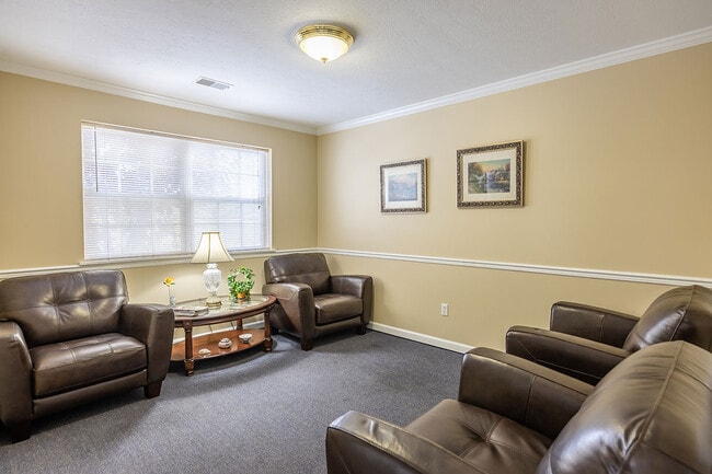 Resident Seating Area - The Park at Hickory Commons