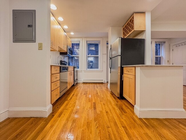 Photo - 195 Commonwealth Ave