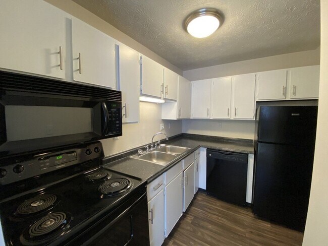 Photo - Vantage Pointe Apartments