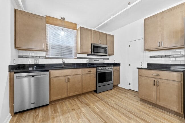 Photo - 2964 W Jefferson Ave