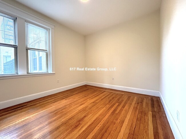 Building Photo - 25 Park Dr Rental