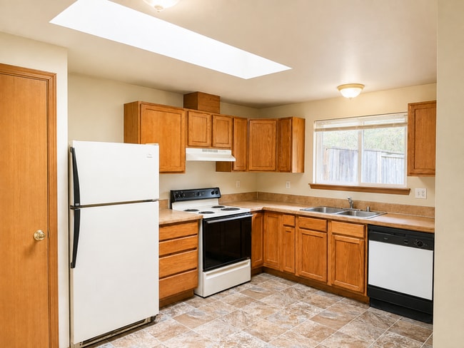 Photo - 60 E Hemlock Ct