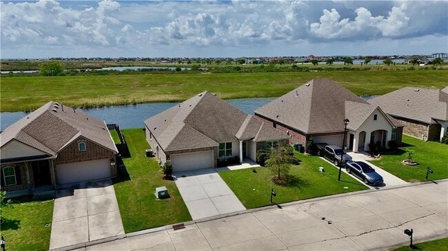 440 W Lake Dr