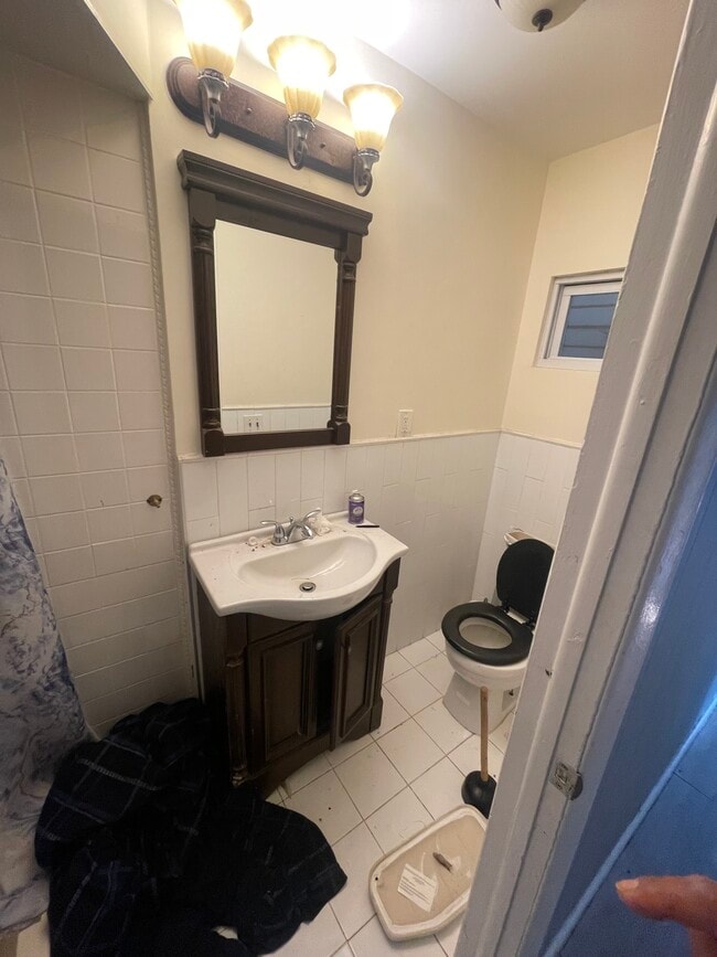 Photo - 921-923 Roosevelt St