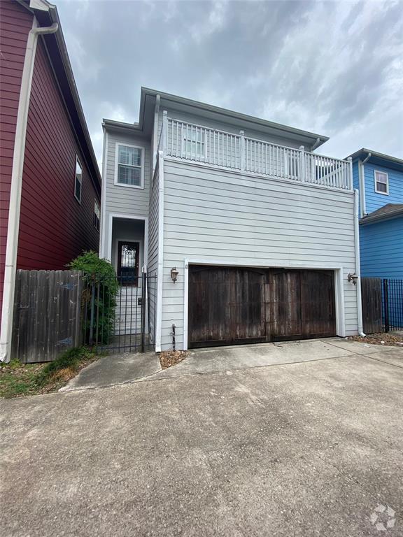 Building Photo - 1109 W 15th 1/2 St Unit C Rental