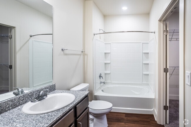 1 BR, 1 BA - 650SF