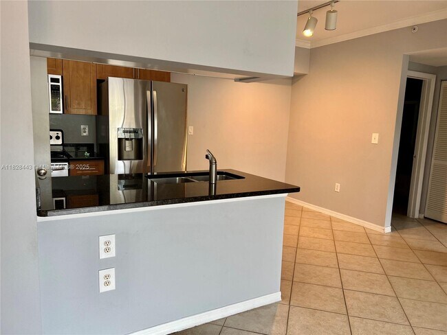 Photo - 6565 Emerald Dunes Dr Unidad 202 Rental