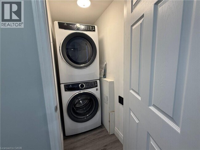 Photo - 198 Glennie Ave