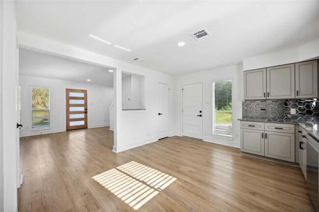 Photo - 9443 Radio Rd