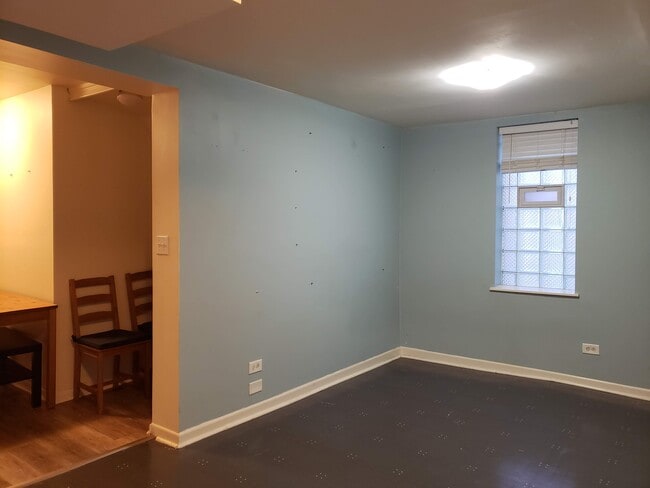 Photo - 1748 W Newport Ave Unidad 1b