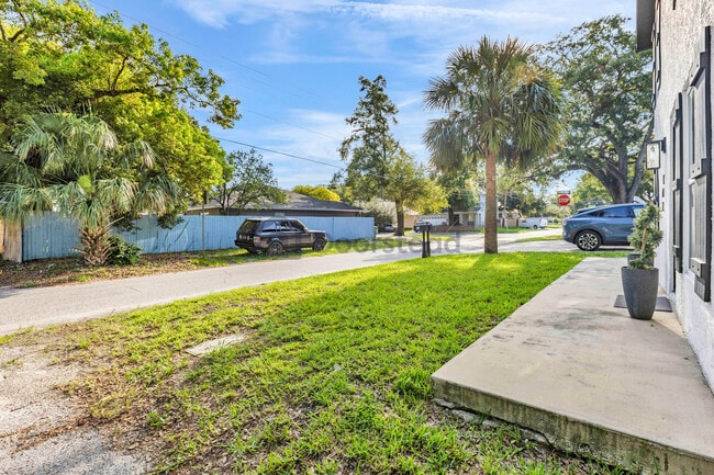 Photo - 102 W Kentucky Ave