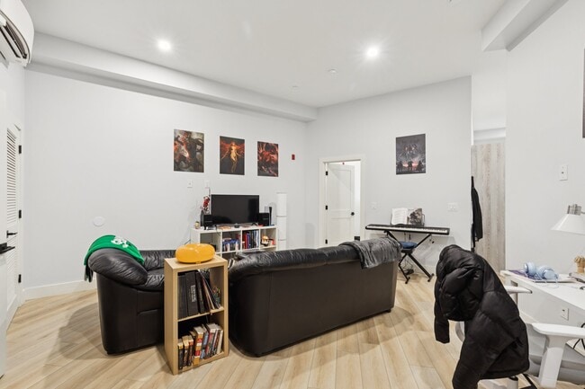 Photo - 3849 Lancaster Ave Unidad 203