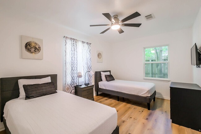 Photo - 6705 Lodge St Unit ID1316410P