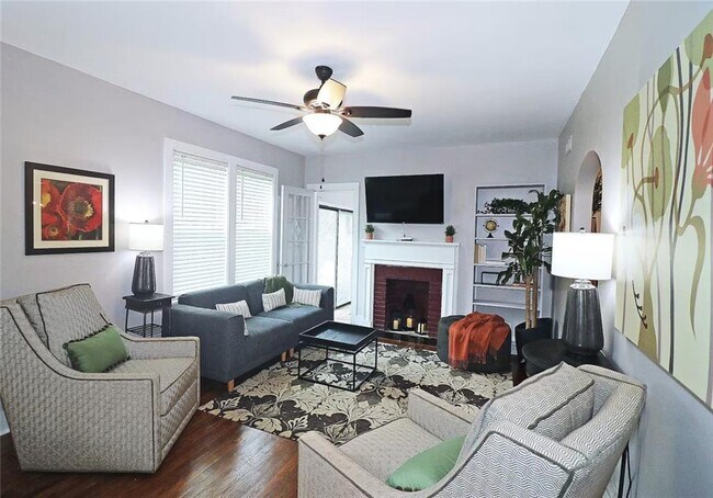 2039 Ridgedale Rd NE