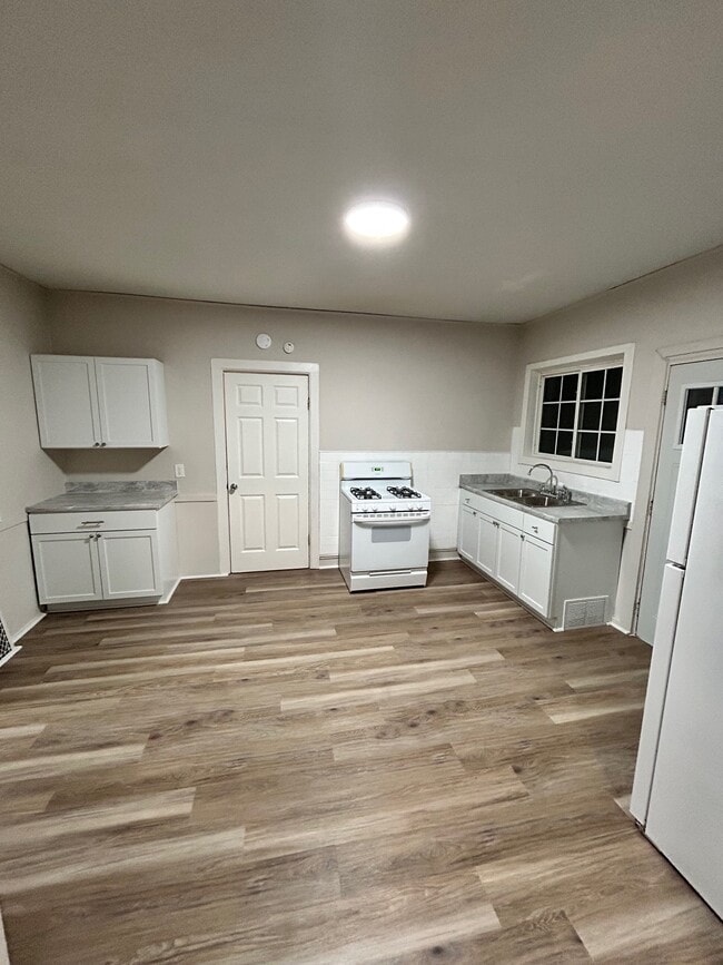 Building Photo - 55 Straight Ave SW Unit 55