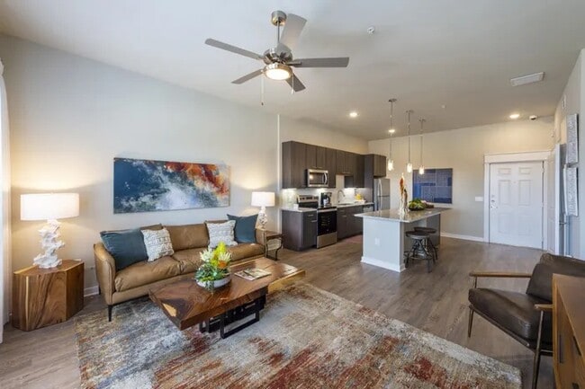 Photo - Prime Houston Location with Modern Style! Unidad IYL