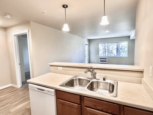 1BR, 1BA - 647SF