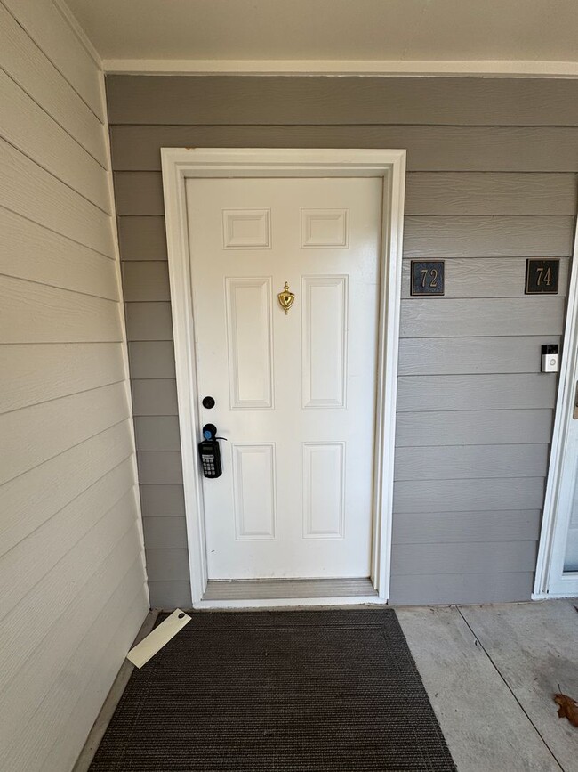 Photo - Bright & Updated Top-Floor End Unit in Sought-After Hillsdale Community