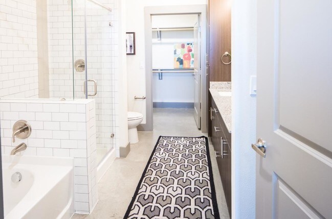 Photo - Magnolia On Zang