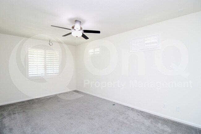 Photo - 231 E Wisteria Dr