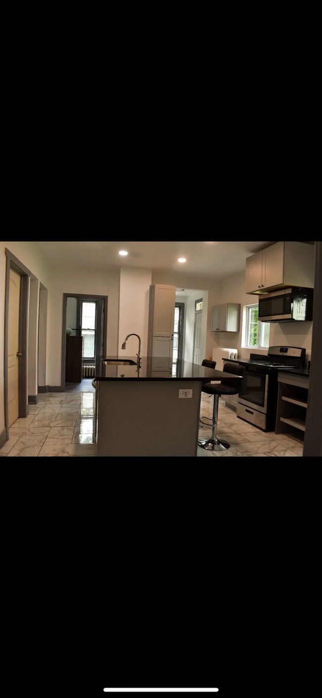 Photo - 171 Chapin St Unit 1