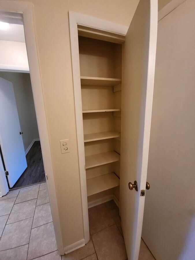 Photo - 2800 Garvin Rd NW Unit Apt A
